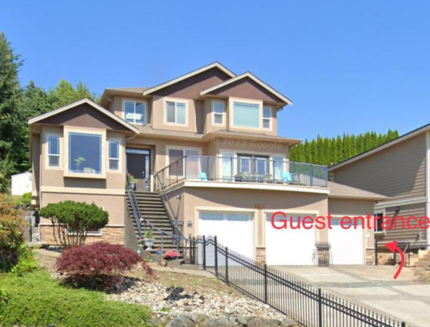 Private 2 Bedrooms Suite Near Hwy 1, Cultus Lake, Heritage Park, Fishing, Coliseum Chilliwack Luaran gambar