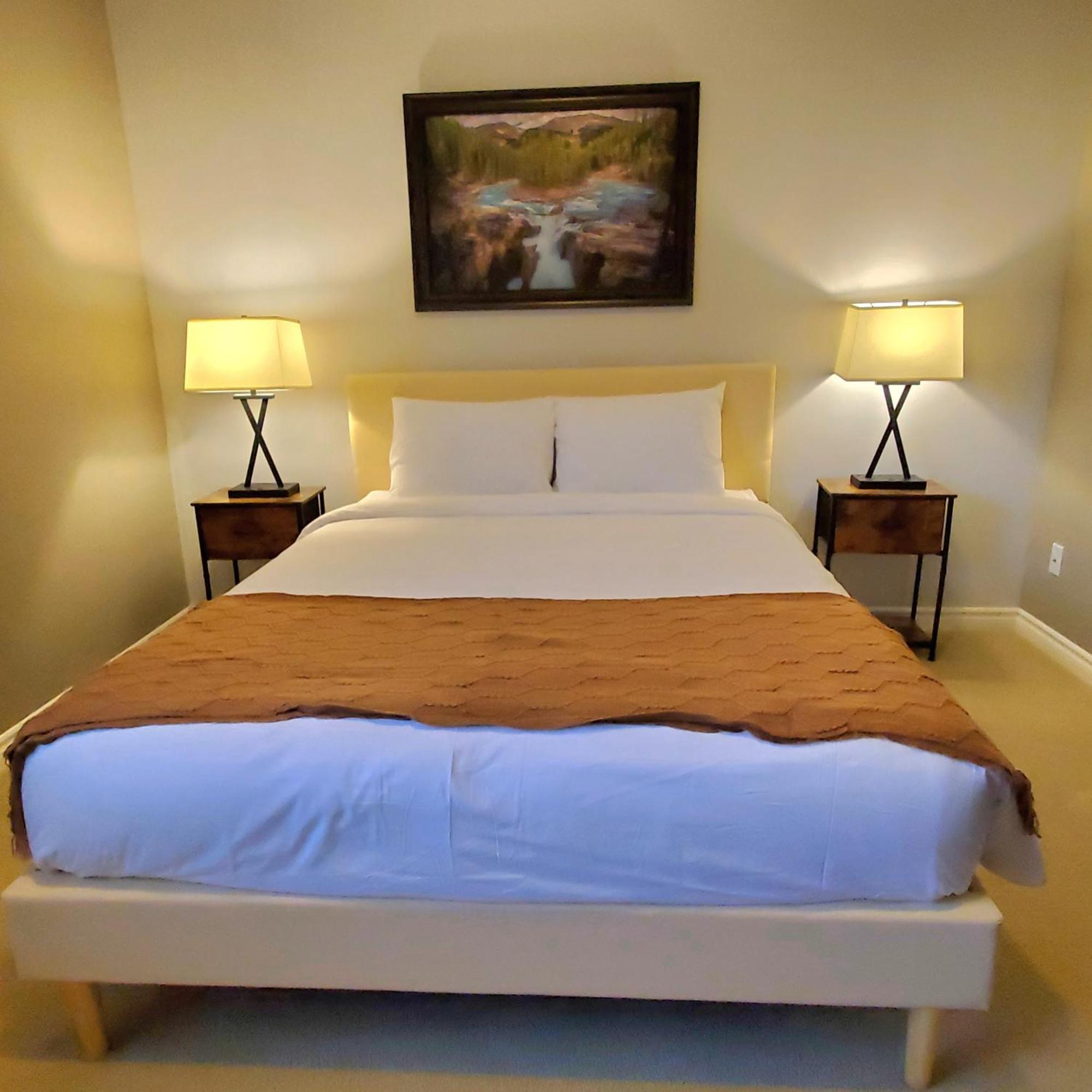 Private 2 Bedrooms Suite Near Hwy 1, Cultus Lake, Heritage Park, Fishing, Coliseum Chilliwack Luaran gambar