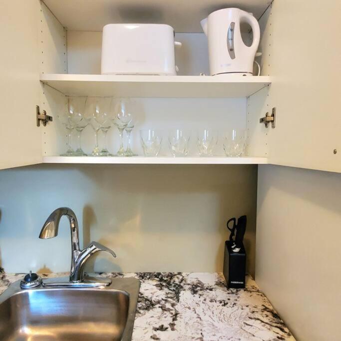 Private 2 Bedrooms Suite Near Hwy 1, Cultus Lake, Heritage Park, Fishing, Coliseum Chilliwack Luaran gambar