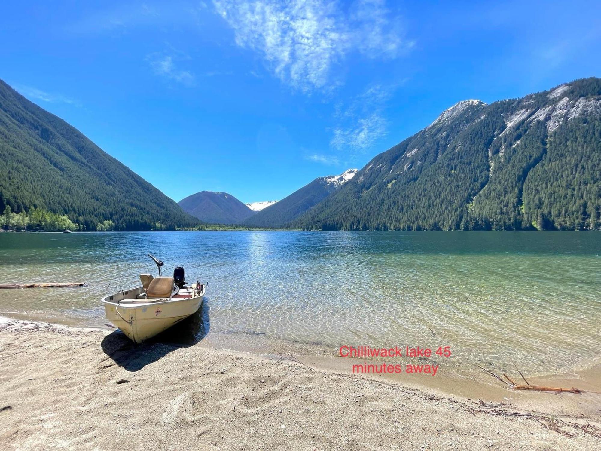 Private 2 Bedrooms Suite Near Hwy 1, Cultus Lake, Heritage Park, Fishing, Coliseum Chilliwack Luaran gambar